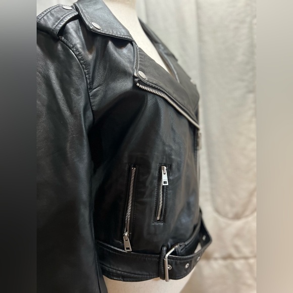 Levi's Belted Hem Moto Jacket - Picture 14 of 17